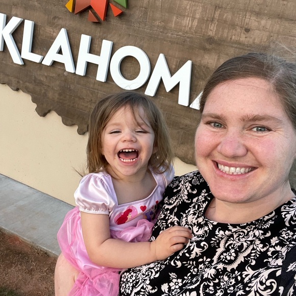 Meet your Posher, Elizabeth - Picture 2 of 13